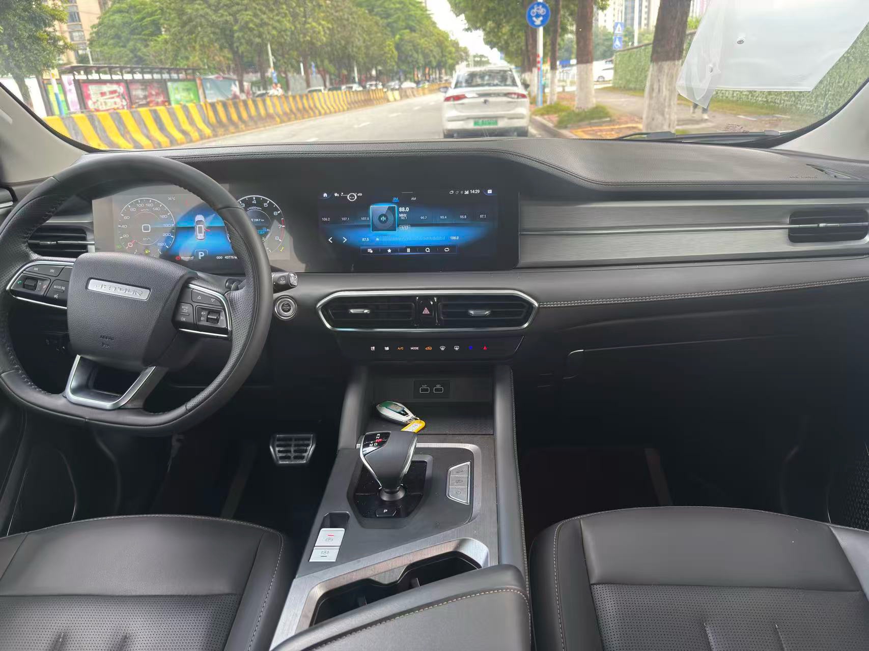 JETOUR 2023 X90 PLUS 1.6TD Flat Layer + 5 Seats