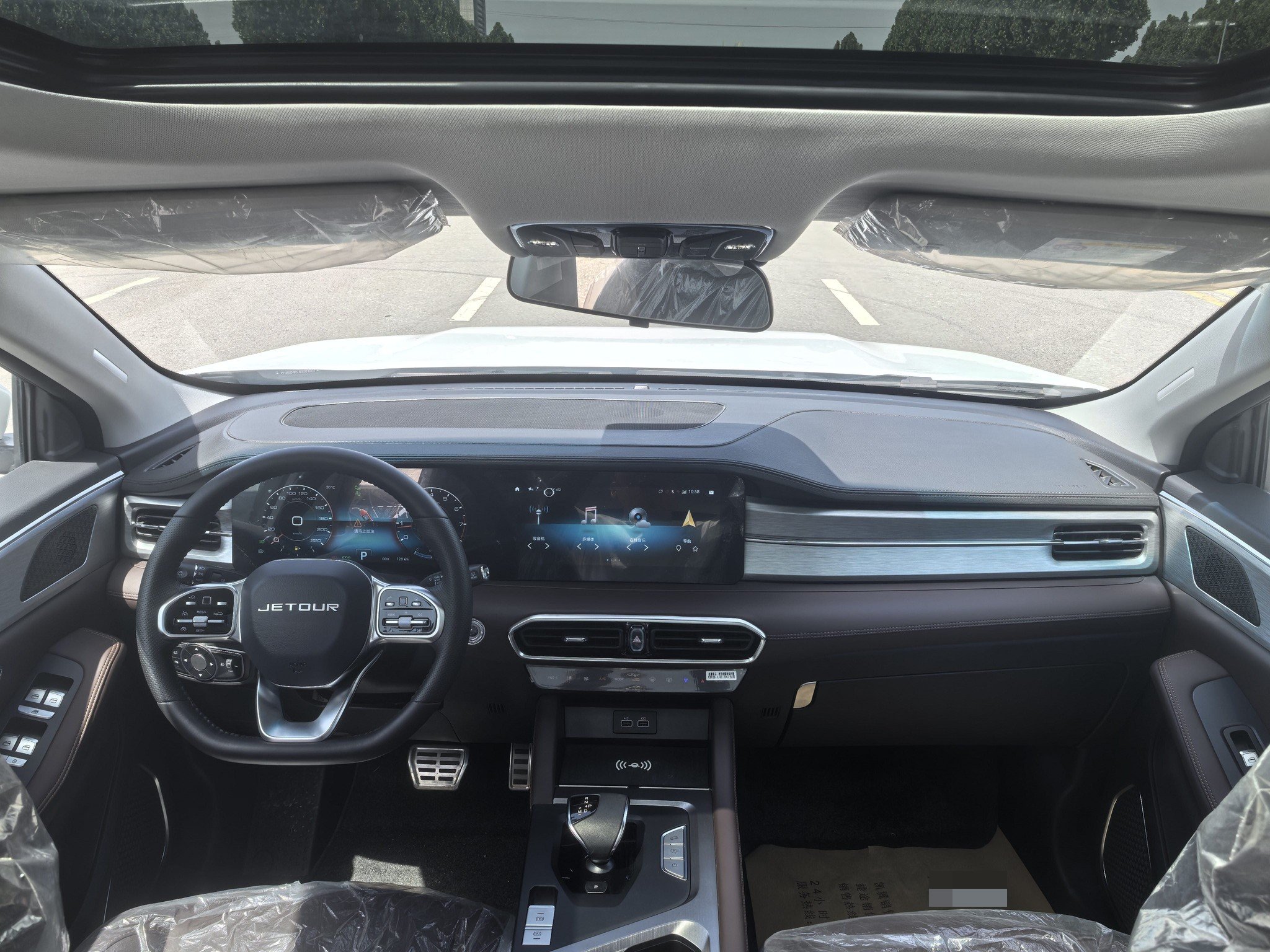 JETOUR 2021 X90 PLUS 1.6TD Villa 6-Seater