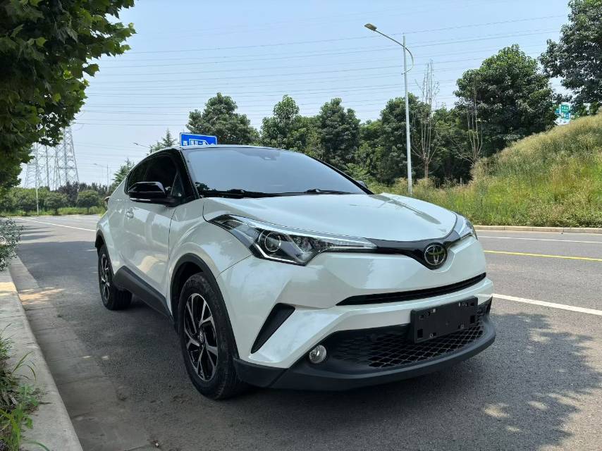 丰田 2018款 C-HR 2.0 无级 领先版