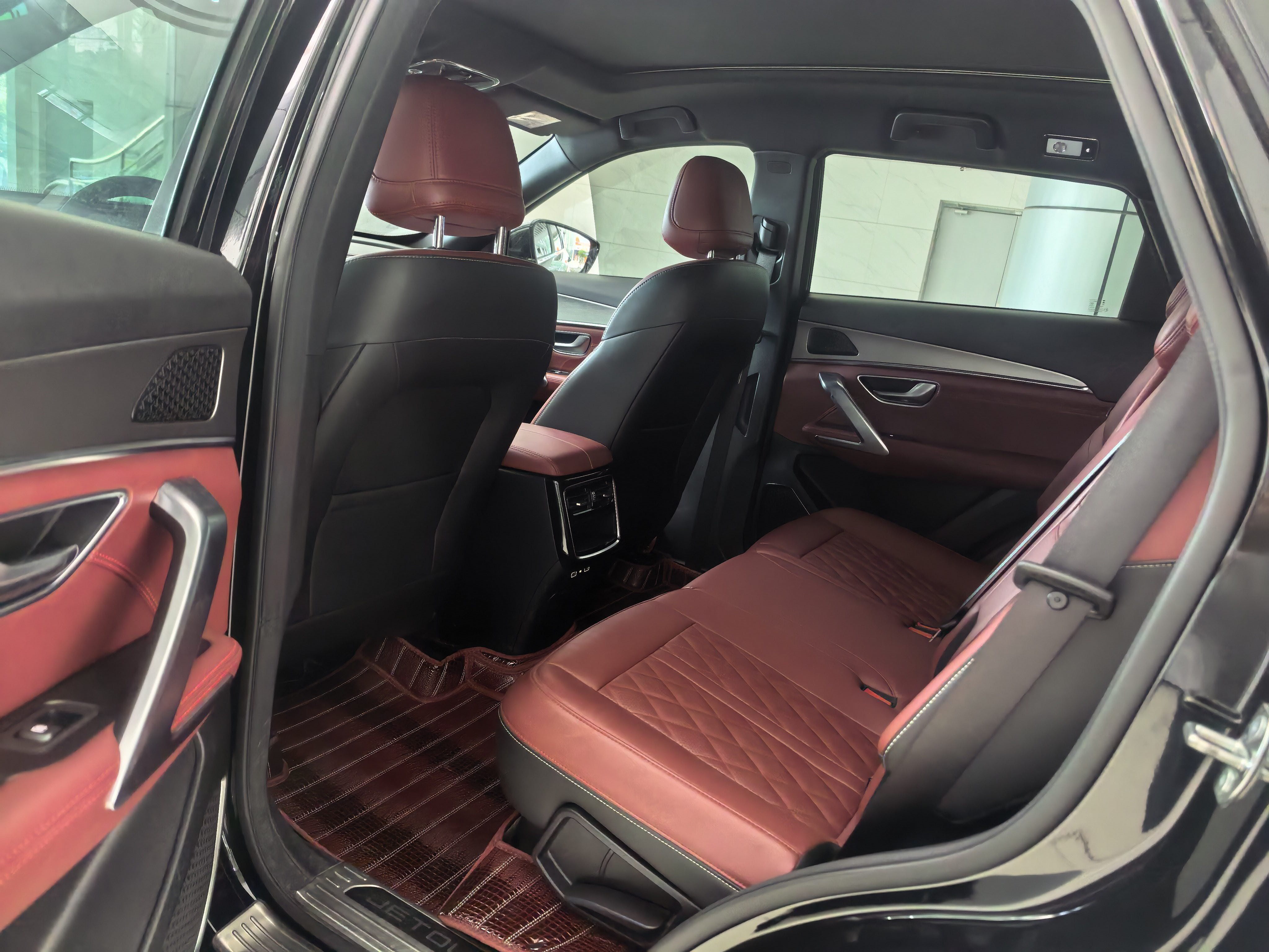 JETOUR 2025 X70 PLUS 1.5T CVT Jinxiang Edition 5-Seater