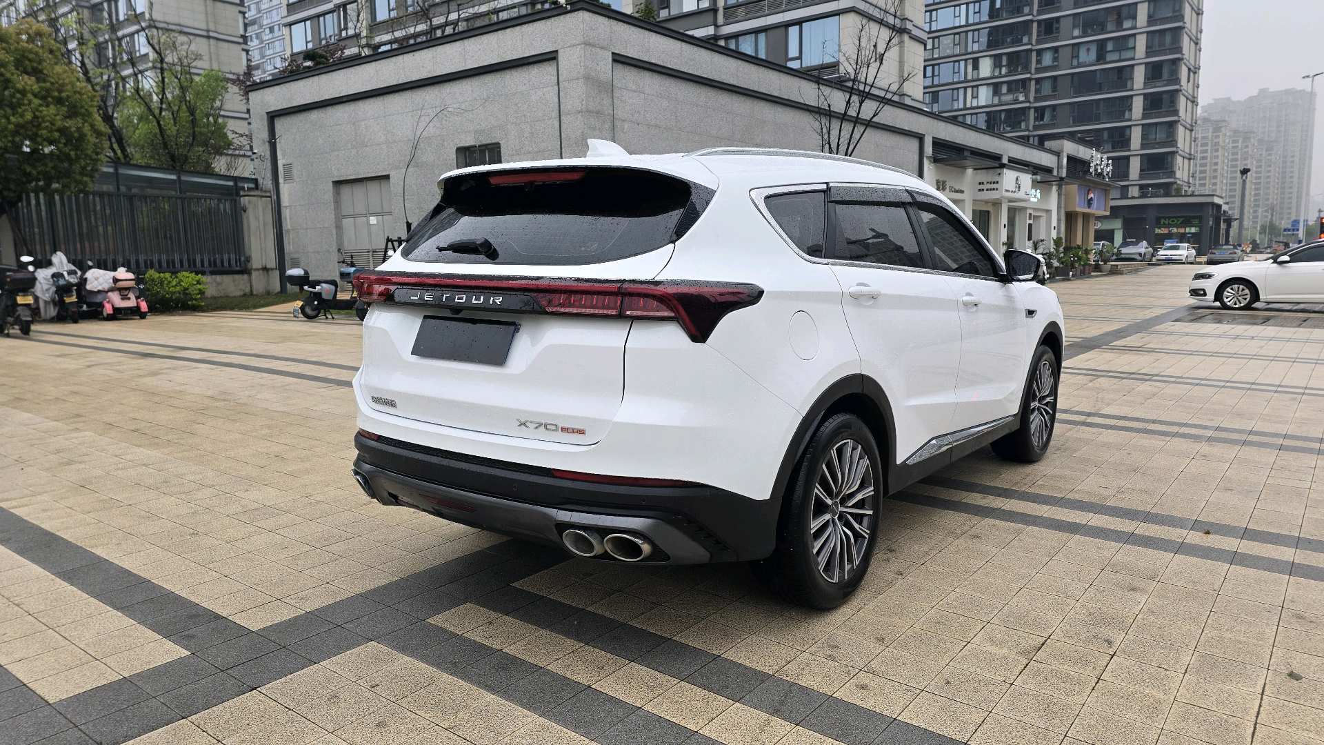 捷途 2023款 X70 PLUS 1.6T 强者5座