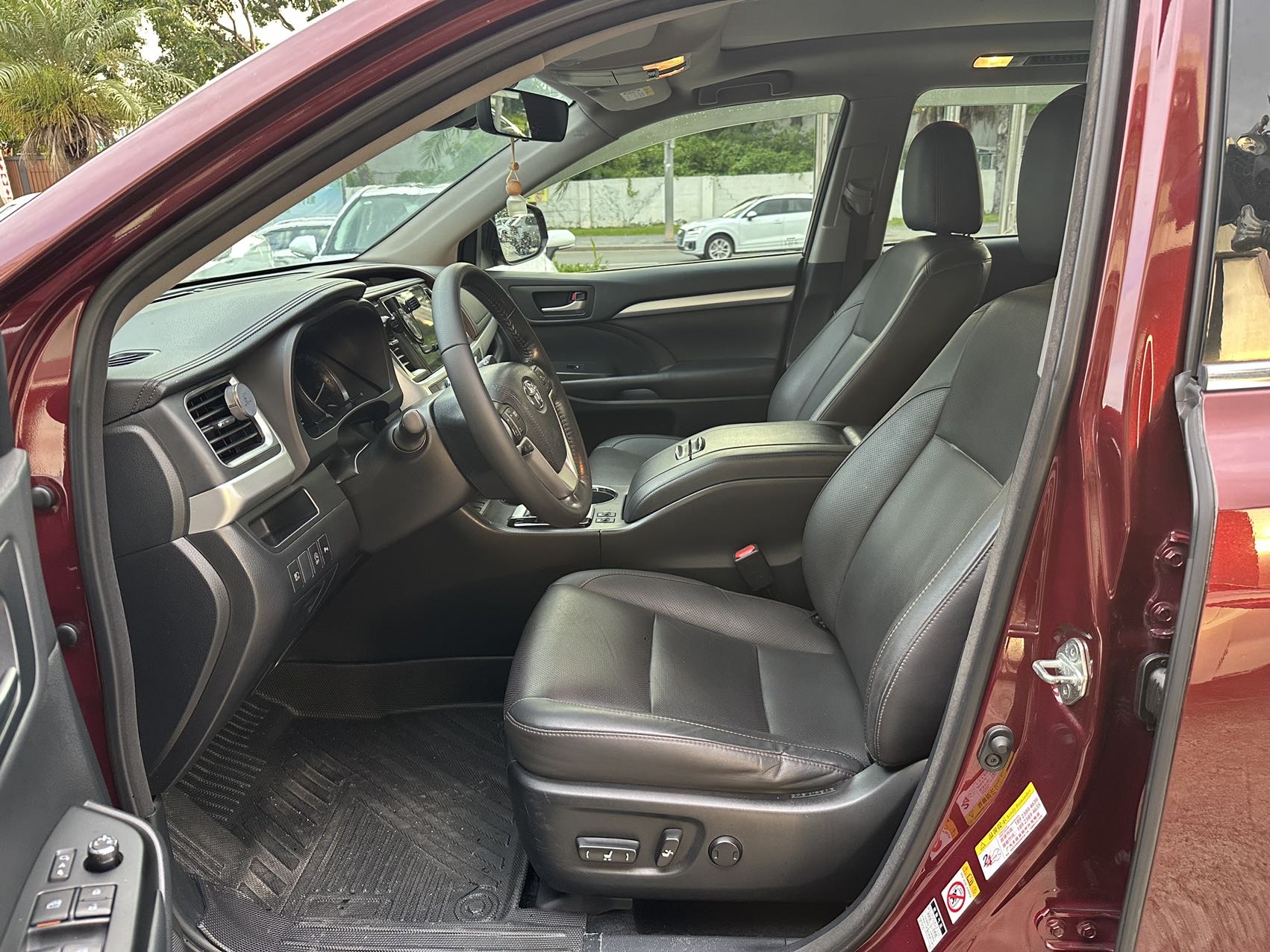 Toyota 2019 Highlander 2.0T 2WD Luxury 7-Seater