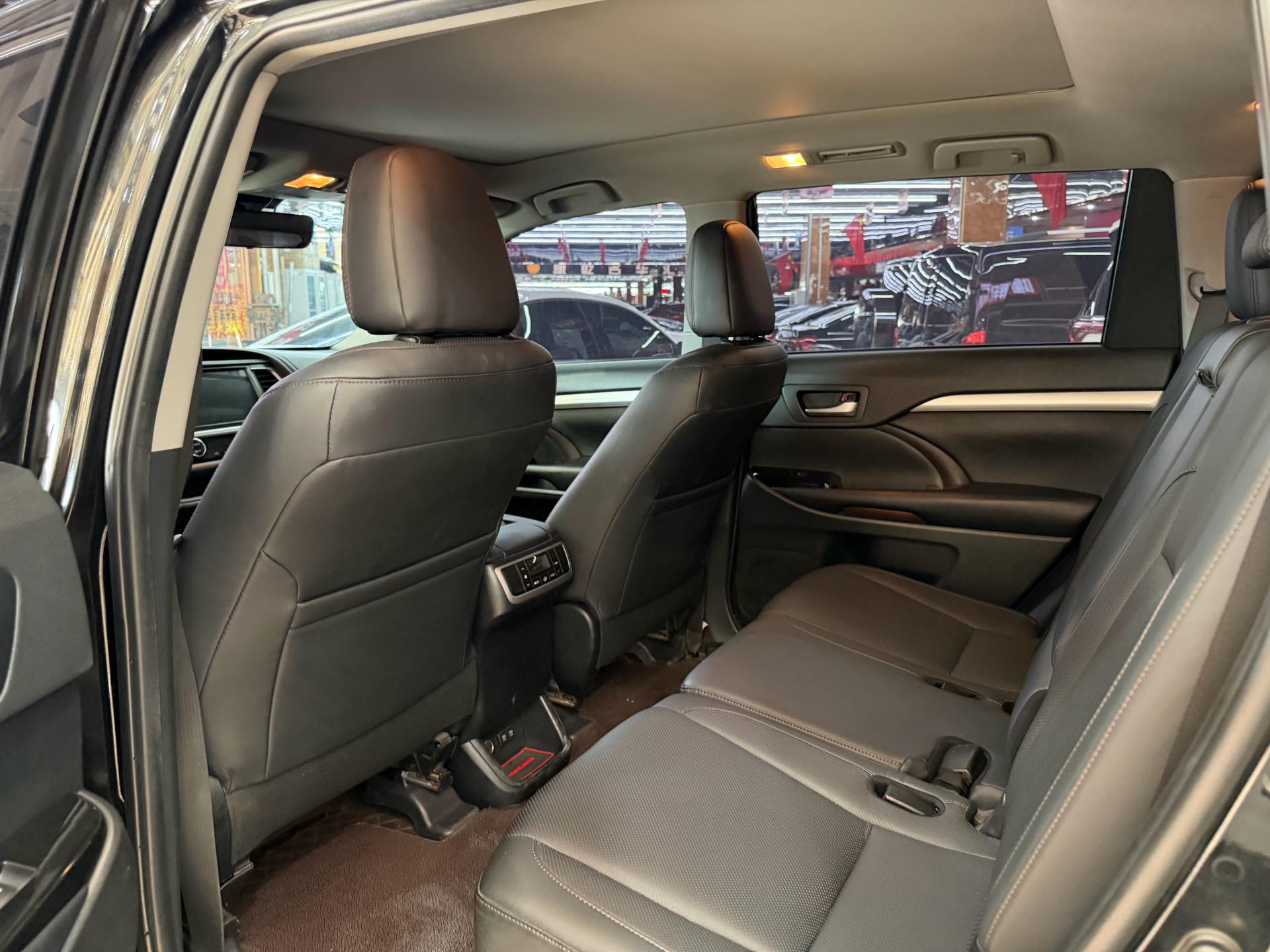 Toyota 2019 Highlander 2.0T 4WD Luxury 7-Seater