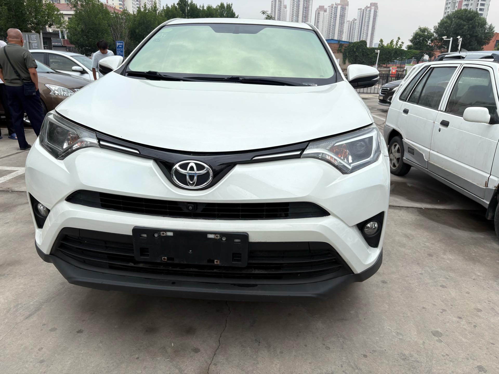 丰田 2019款 RAV4荣放 2.0 无级 两驱先锋版