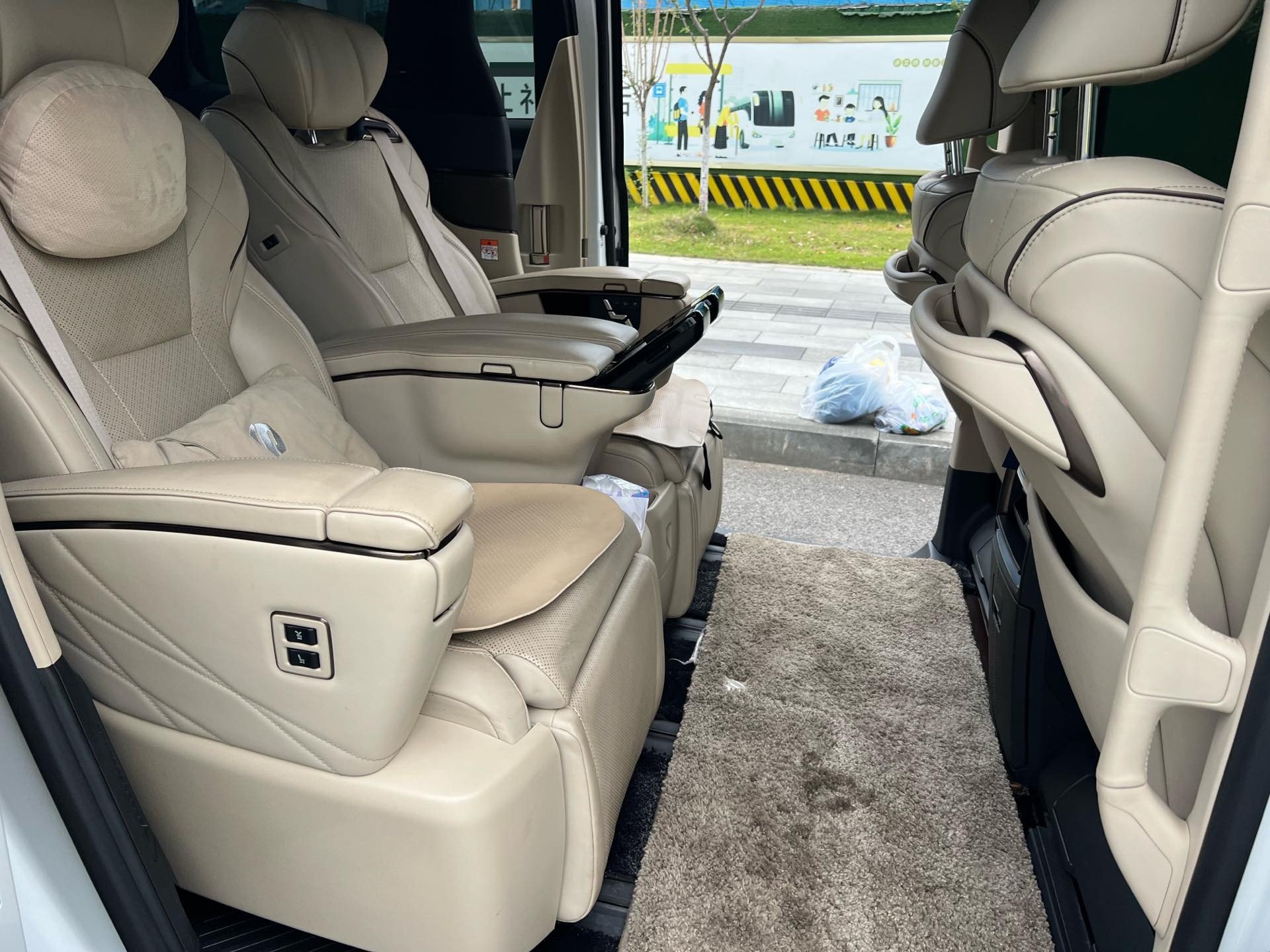 Toyota Alphard (Import) 2024 Alphard 2.5 CVT Zhenxiang Edition