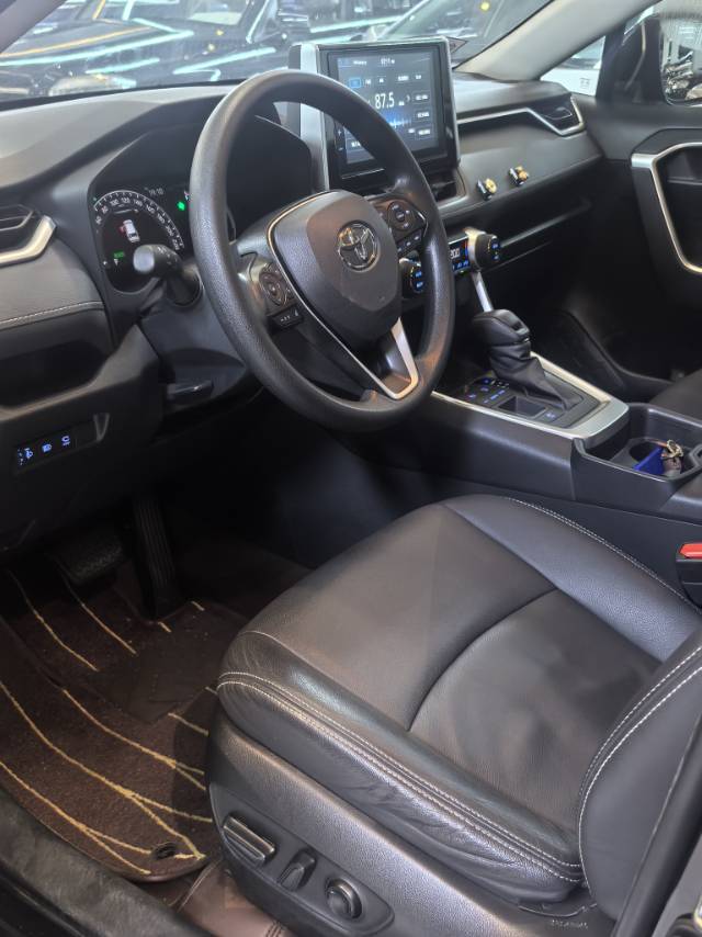 丰田 2020款 RAV4荣放 双擎 2.5 无级 两驱精英版