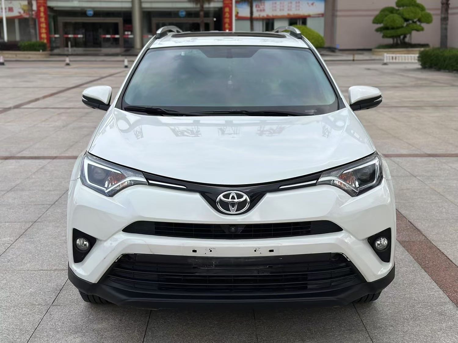 Toyota 2019 RAV4 2.0 CVT 2WD Pioneer Edition