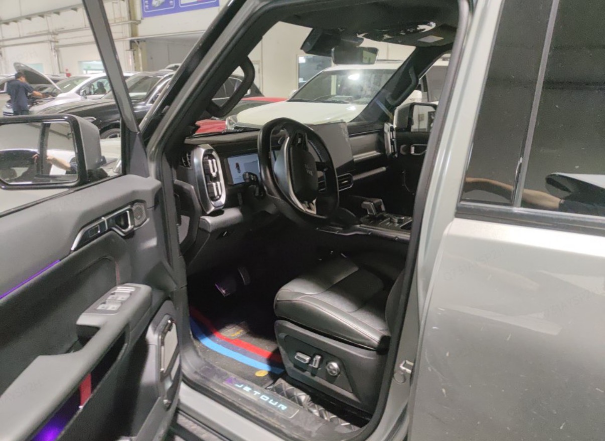 JETOUR 2023 Traveler 2.0T 4WD Cross PRO