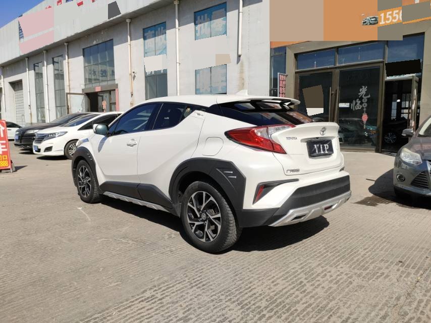 Toyota 2018 C-HR 2.0 CVT Leading Edition
