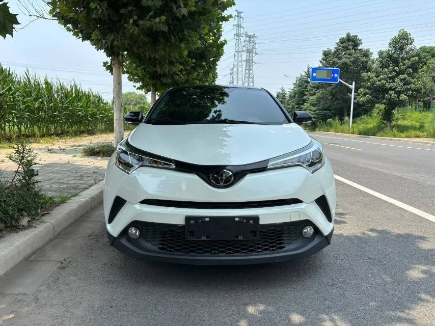丰田 2018款 C-HR 2.0 无级 领先版