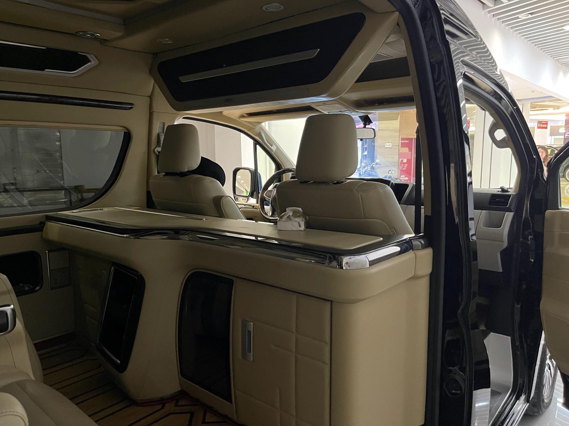 Toyota Hiace (Import) 2019 Hiace 3.5 Middle East Version