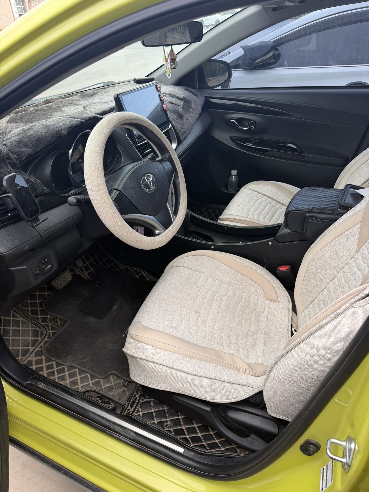 丰田 雅力士 2021款 YARiS L 致炫 X 1.5 无级 豪华版
