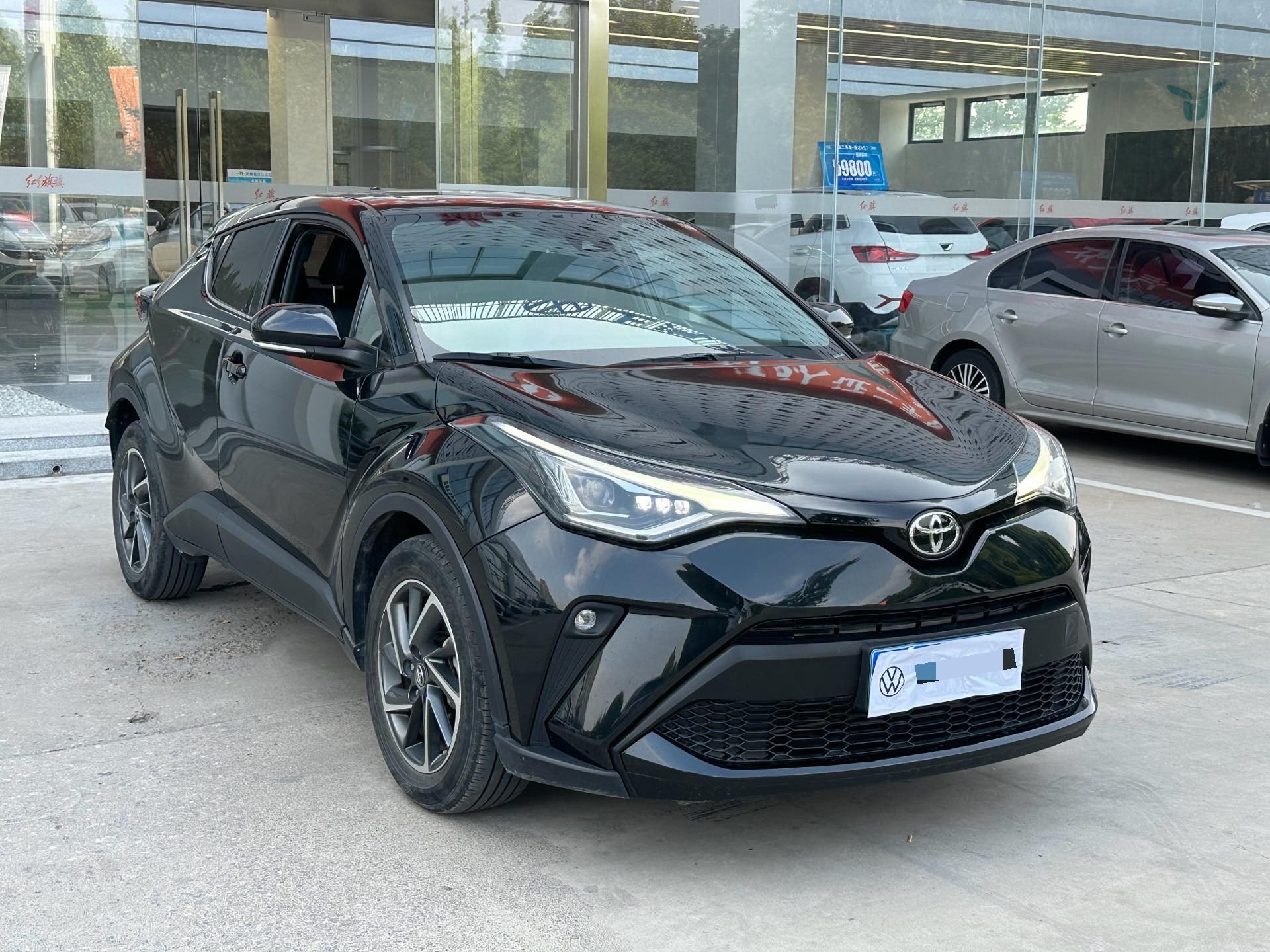 丰田 2022款 C-HR 2.0 无级 领先版