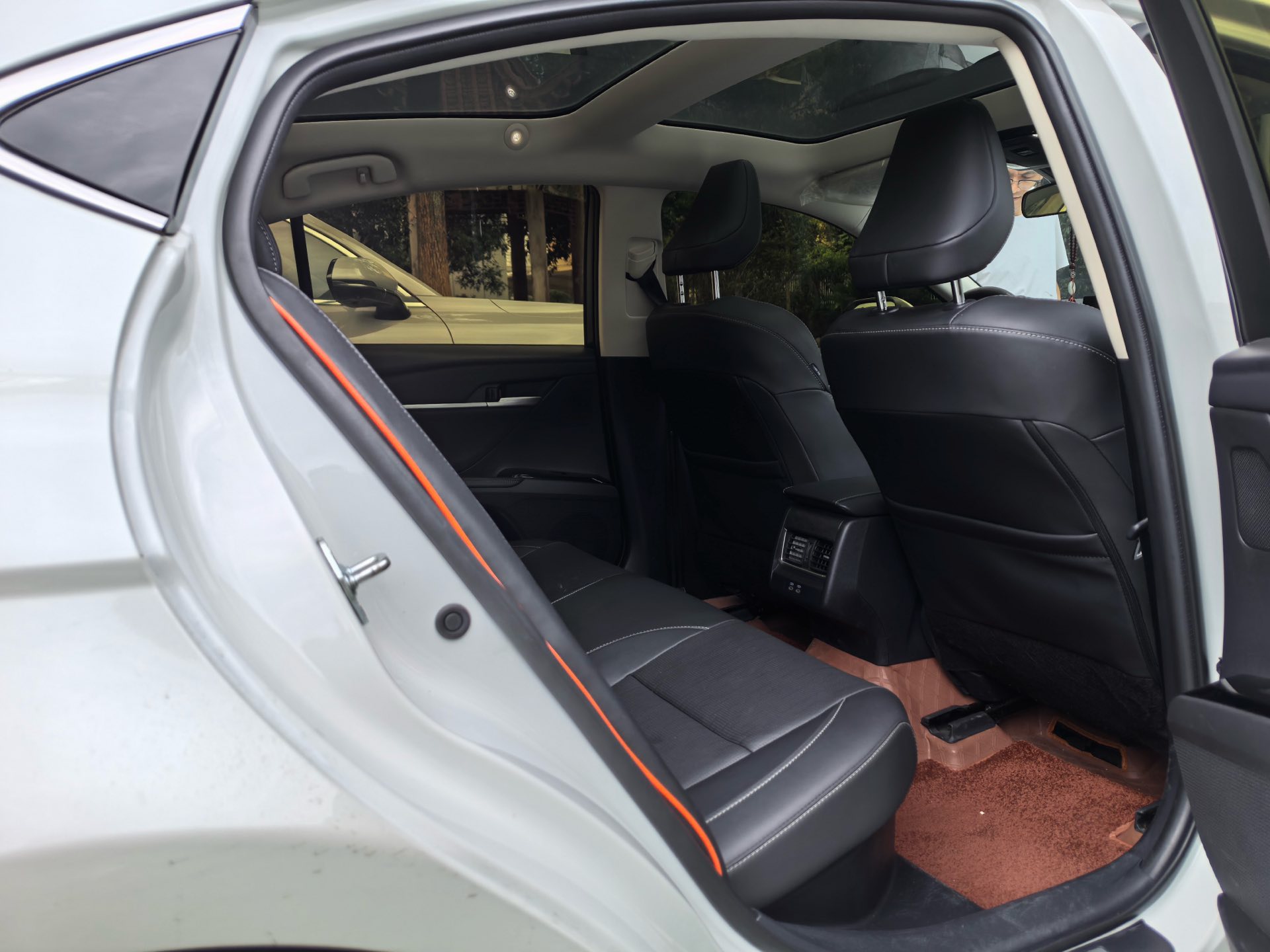 Toyota 2024 Camry Hybrid 2.0HG CVT Premium Edition