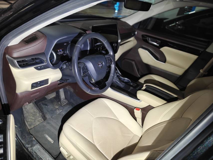 Toyota 2022 Highlander Hybrid 2.5 CVT 4WD Premium 7-Seater
