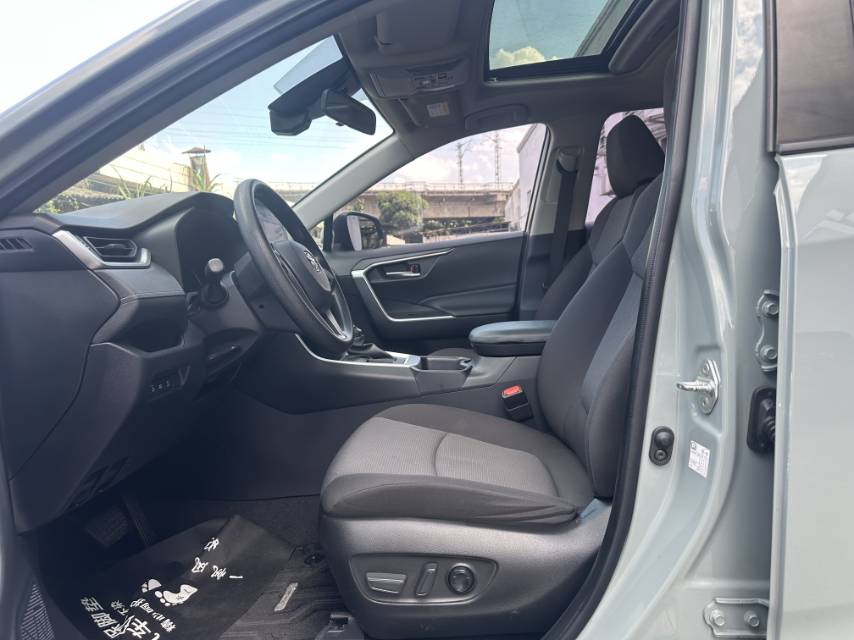 丰田 2021款 RAV4荣放 2.0 无级 两驱风尚版