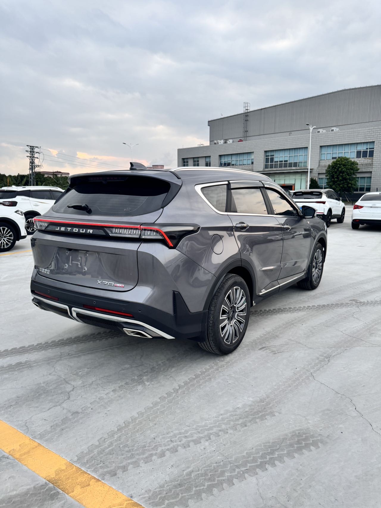 JETOUR 2025 X70 PLUS 1.5T Luxury Surge Edition 5-Seater