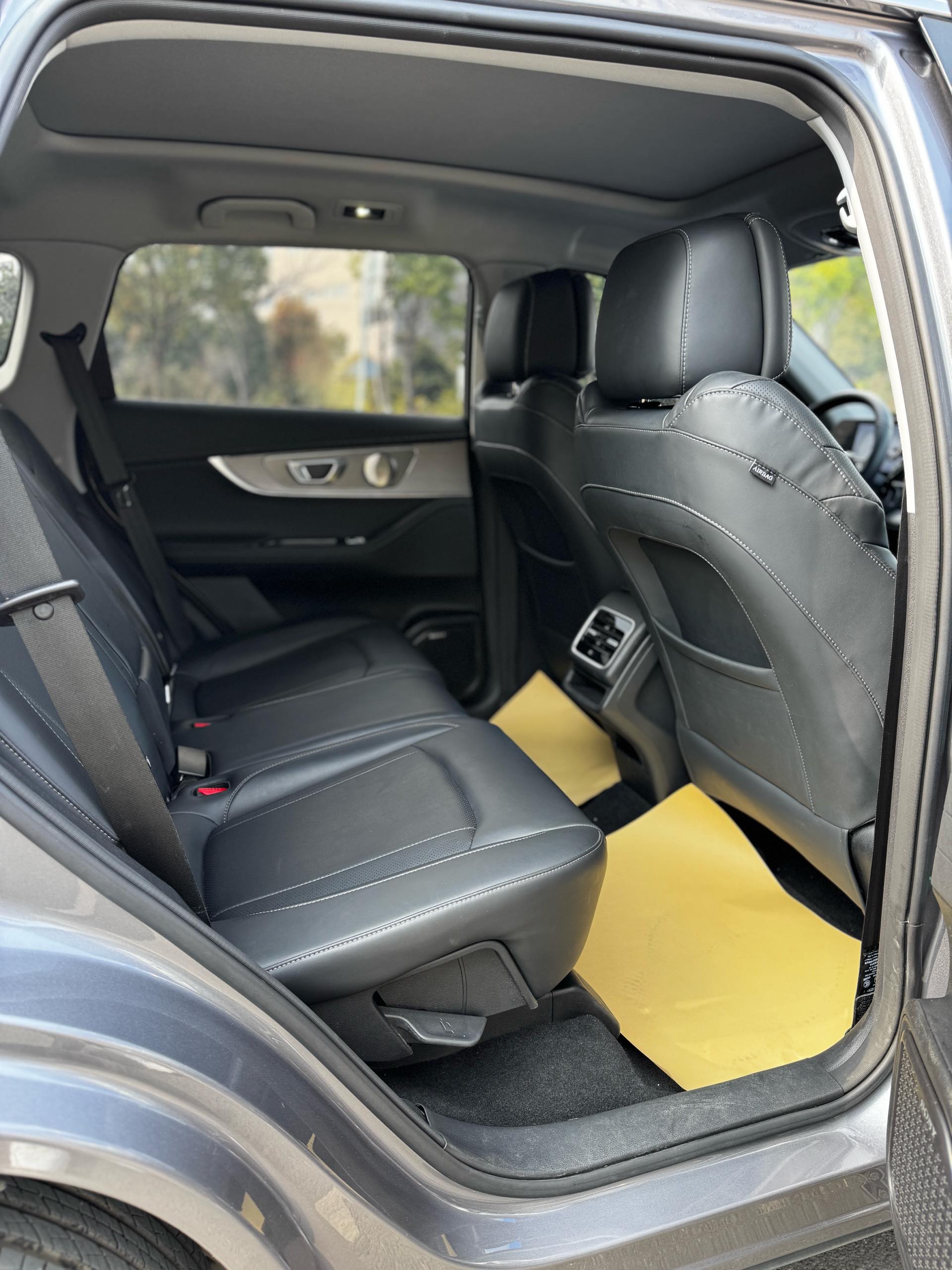 奇瑞 2024款 瑞虎8 PRO 1.6T 290T 冠军版两驱闪耀版5座