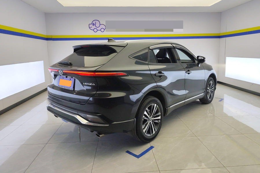 Toyota 2023 Venza 2.0 CVT 2WD Luxury