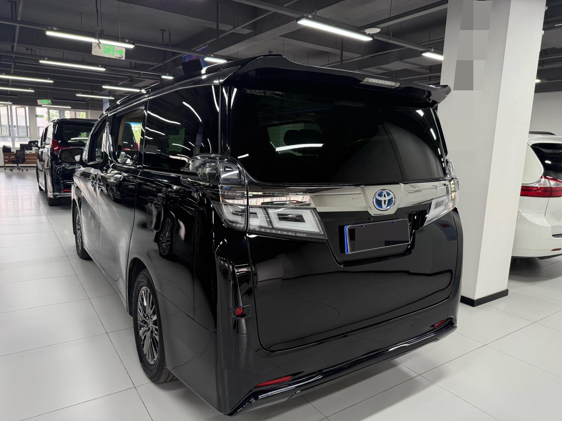 Toyota Vellfire (Import) 2019 Vellfire 2.5 CVT HV Premium