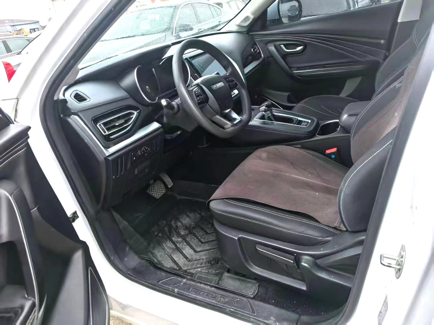 JETOUR 2022 X70M 1.5T Pioneer Partner 7-Seater