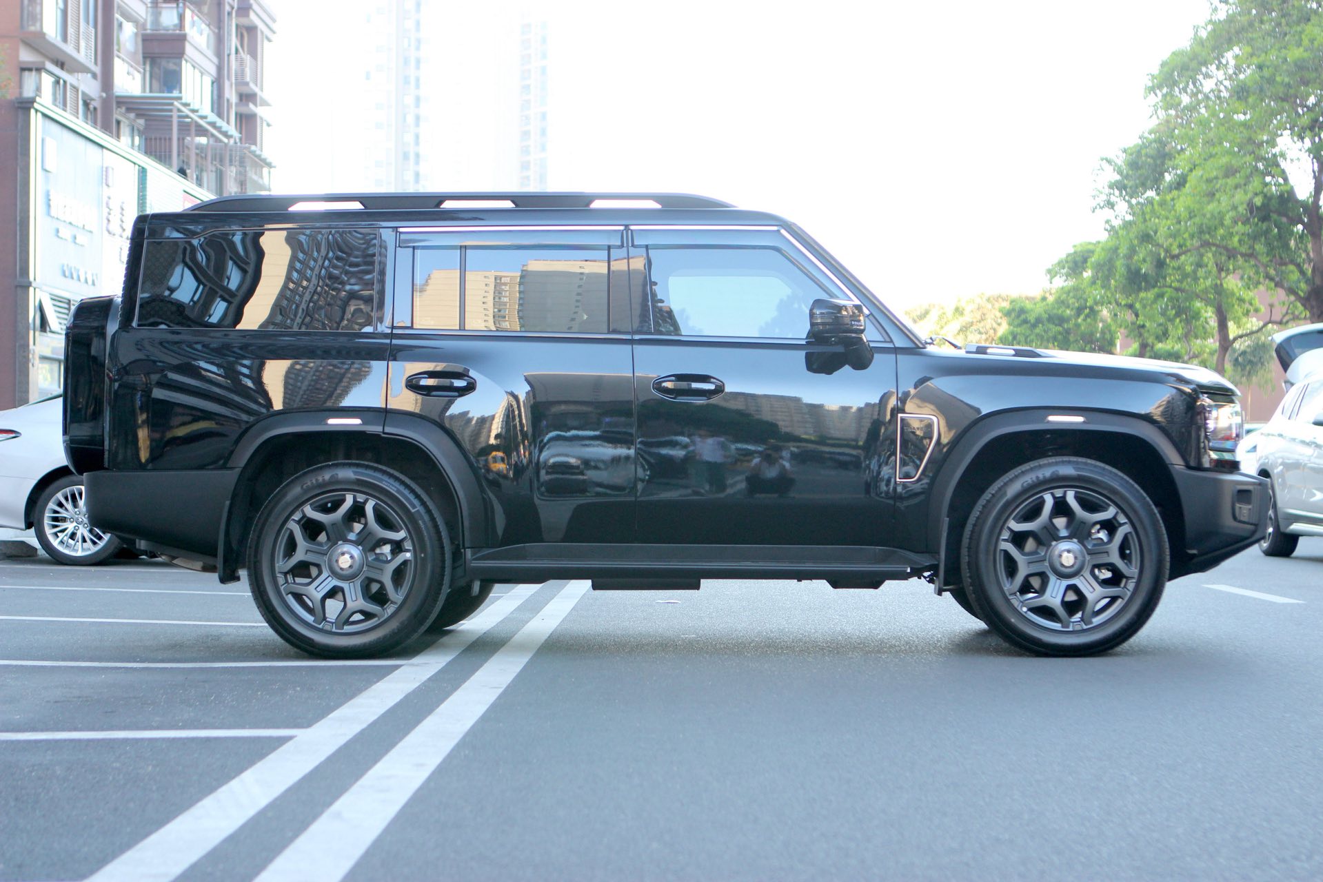 捷途 2025款 旅行者 2.0TD XWD征服加长版7座