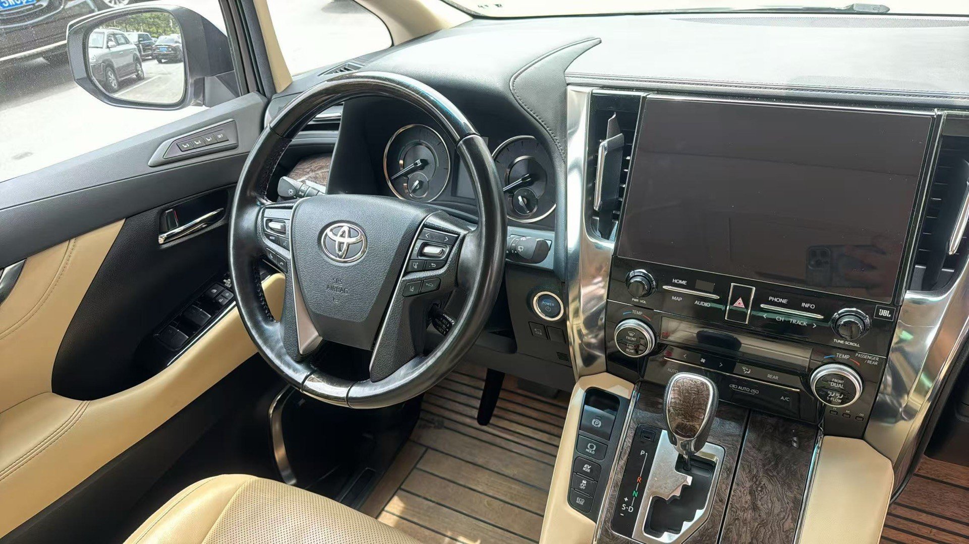 Toyota Vellfire (Import) 2021 Crown Vellfire 2.5 CVT Crown HV Premium