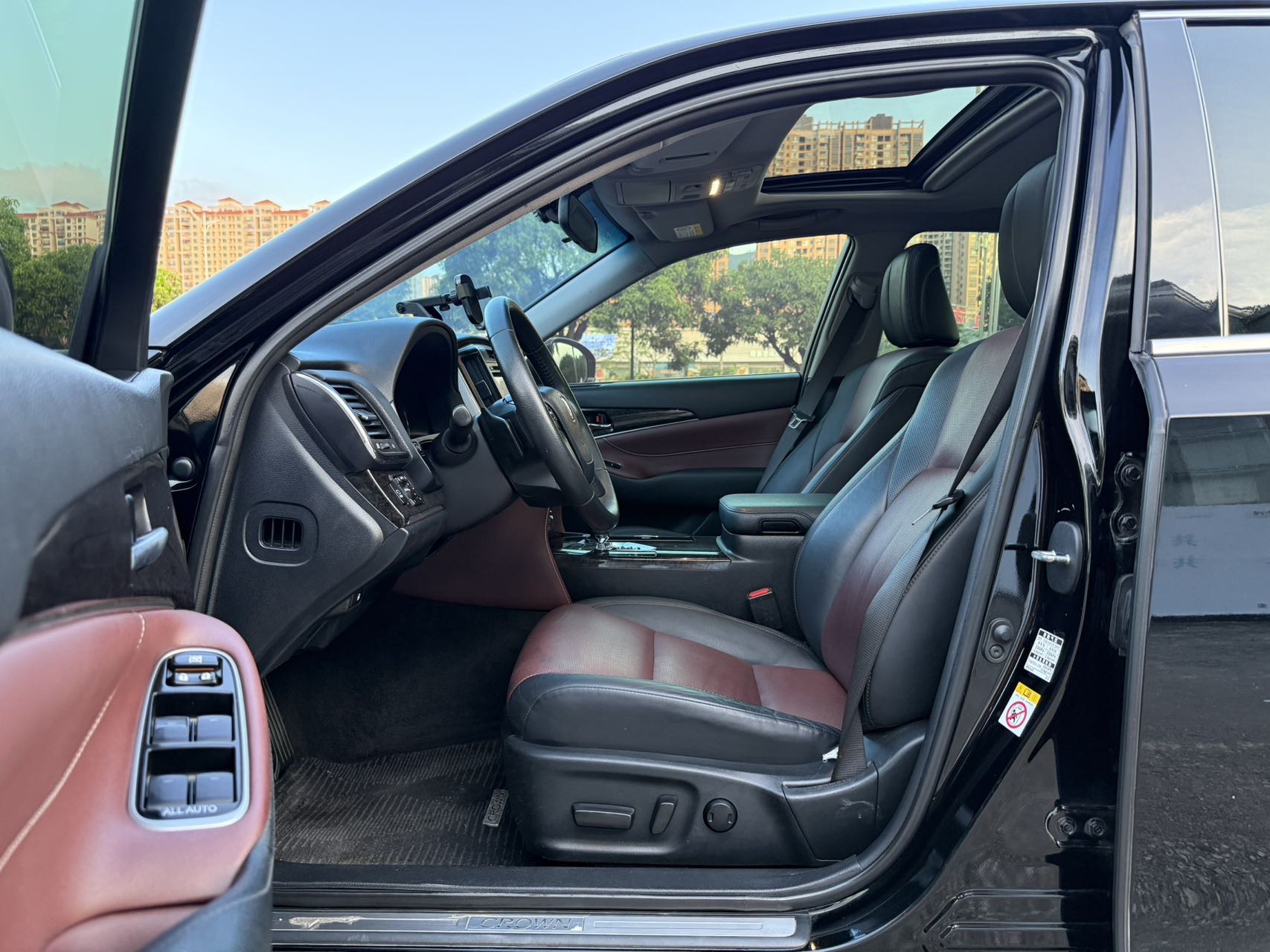 Toyota 2018 Crown 2.0T Sport