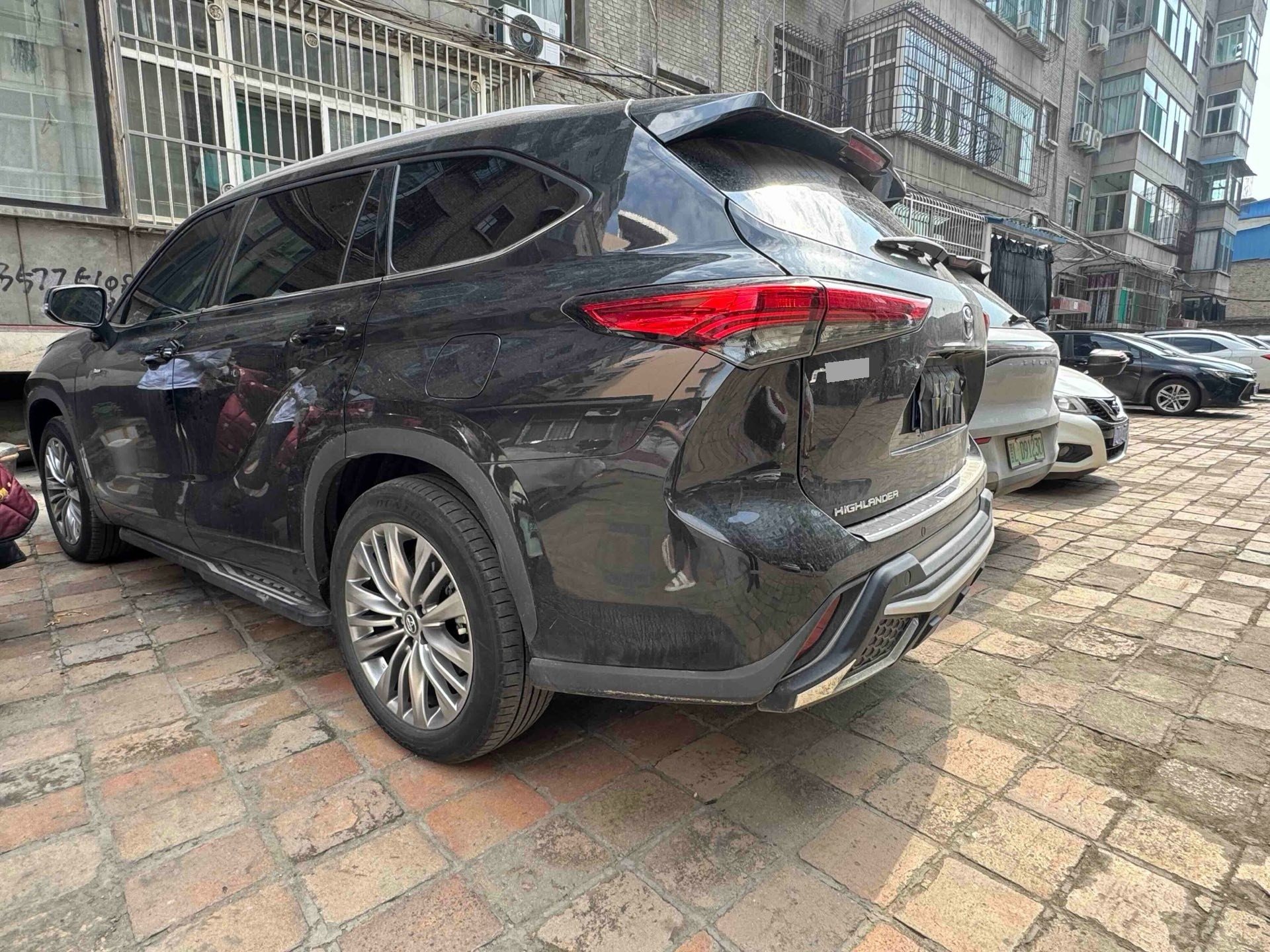 Toyota 2024 Highlander Hybrid 2.5 CVT Intelligent Electric Four-Wheel Drive Premium 7-Seater