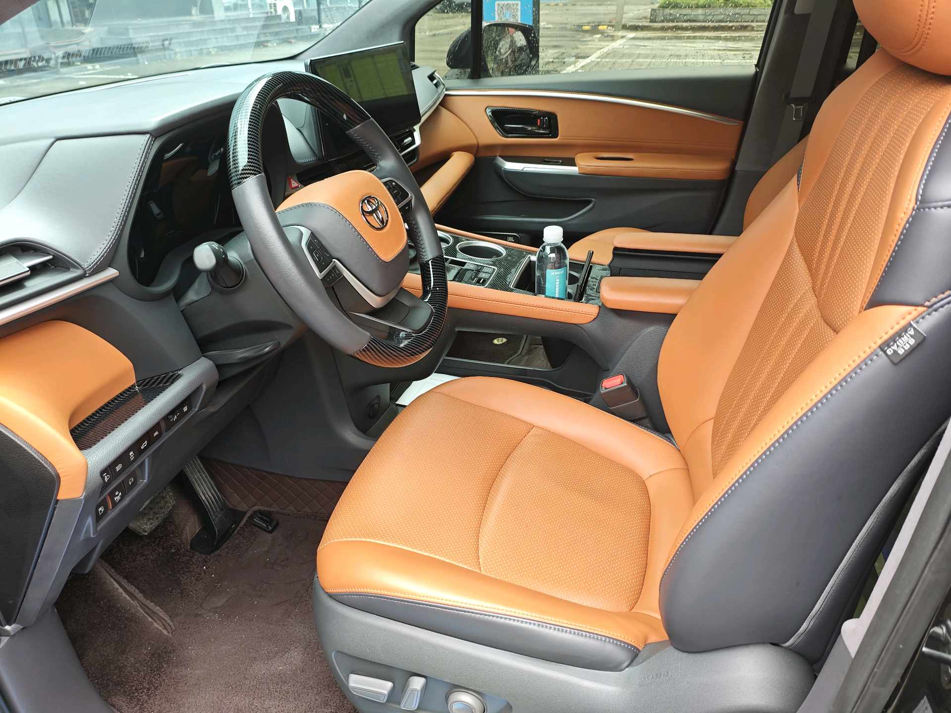Toyota 2023 Granvia HYBRID 2.5 CVT Comfort Edition