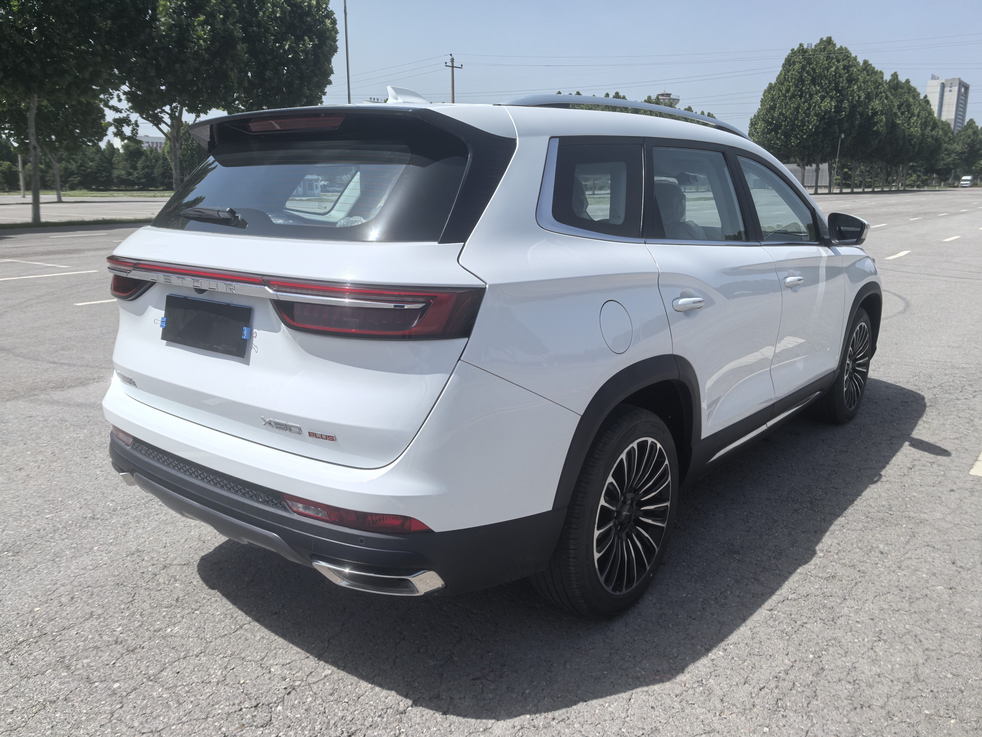 JETOUR 2021 X90 PLUS 1.6TD Villa 6-Seater