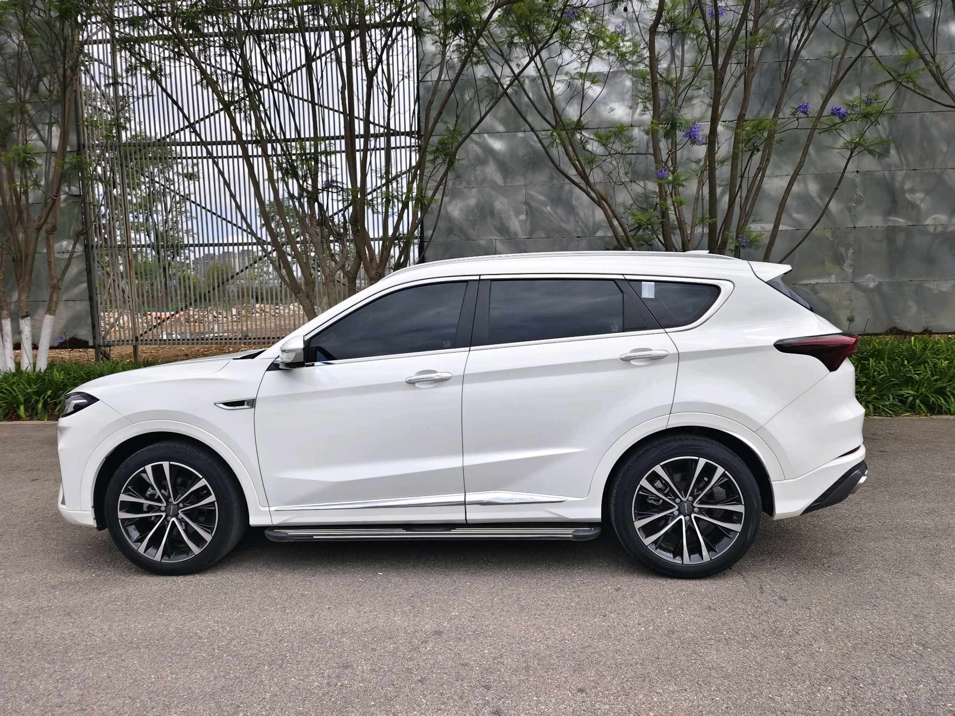 JETOUR 2021 X70 PLUS 1.6T Di 7-Seater