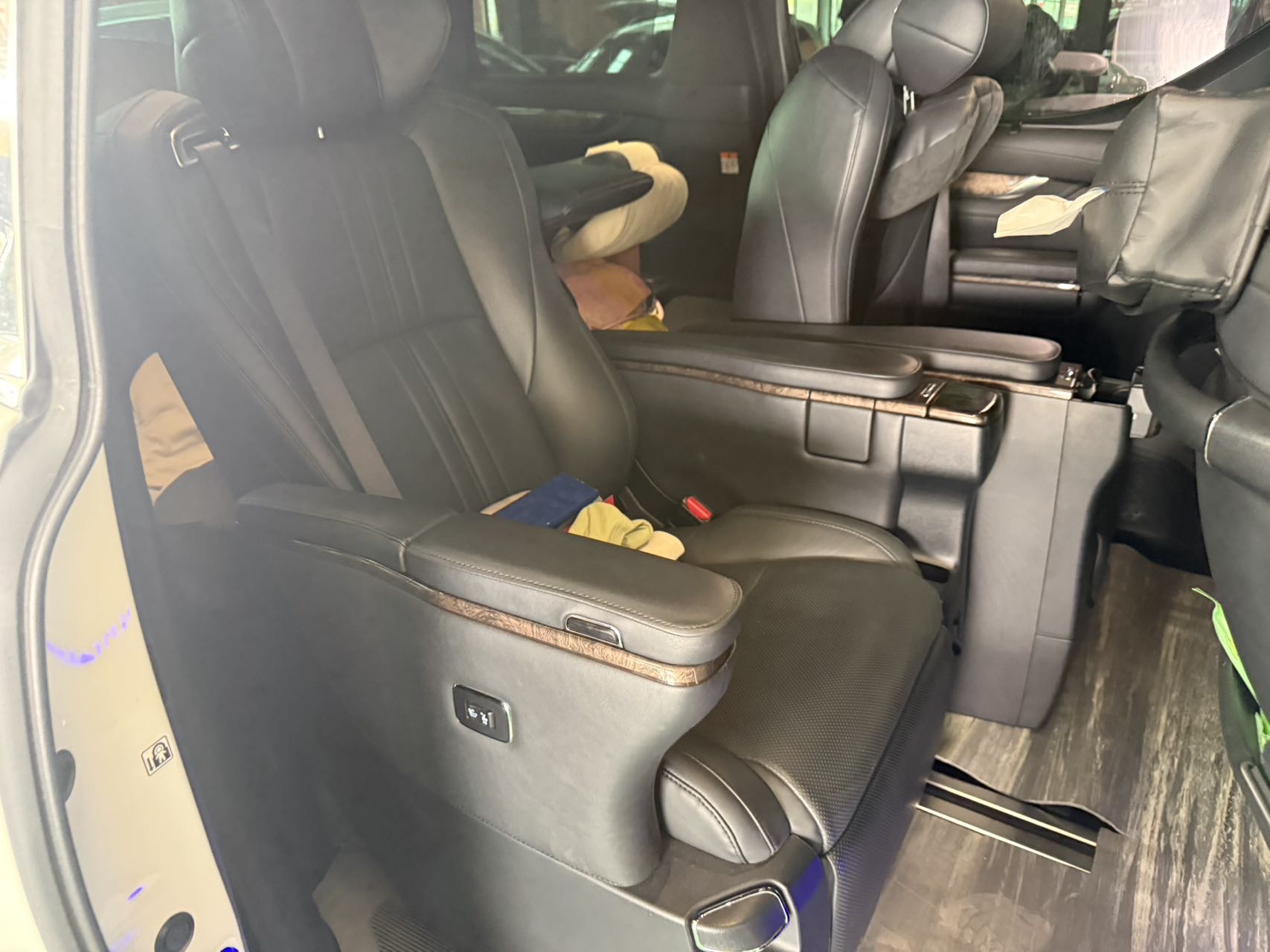 Toyota Alphard (Import) 2021 Alphard 2.5 CVT Premium Edition