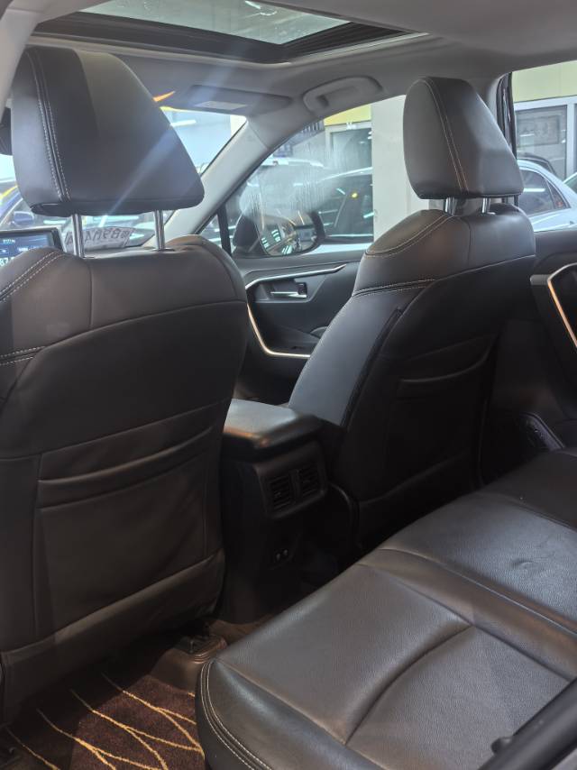 丰田 2020款 RAV4荣放 双擎 2.5 无级 两驱精英版