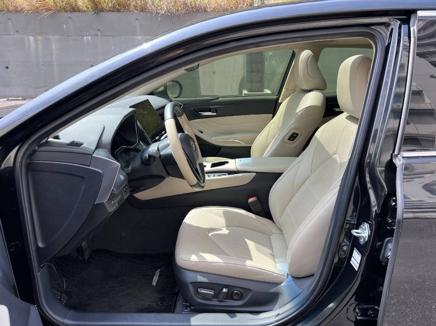 Toyota 2022 Avalon Hybrid 2.5 CVT Luxury Edition