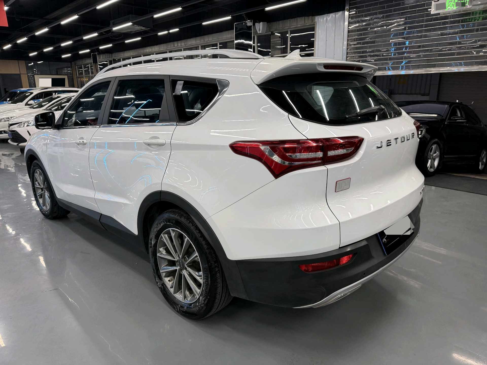 捷途 2020款 X70 1.5T 悦行版5座