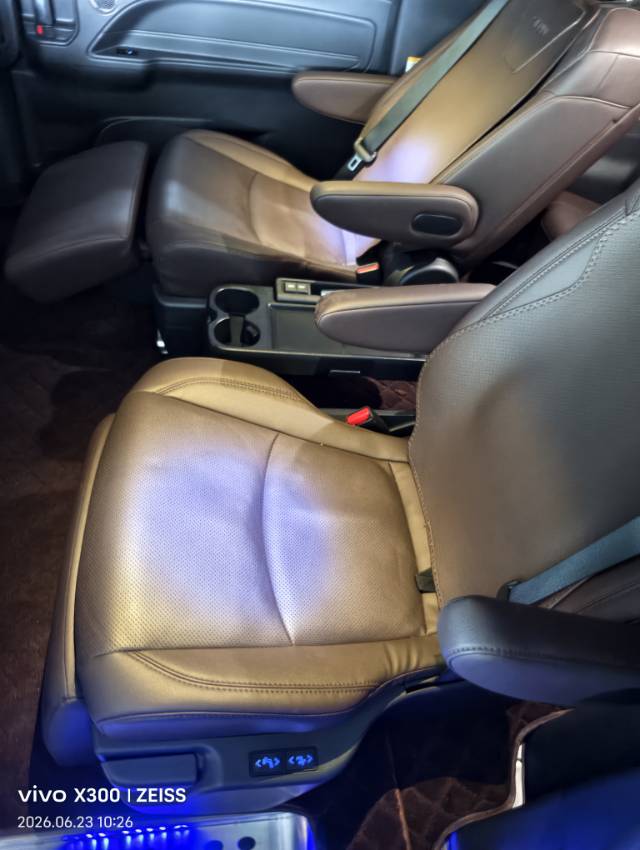 Toyota 2021 Sienna 2.5 CVT Platinum Edition