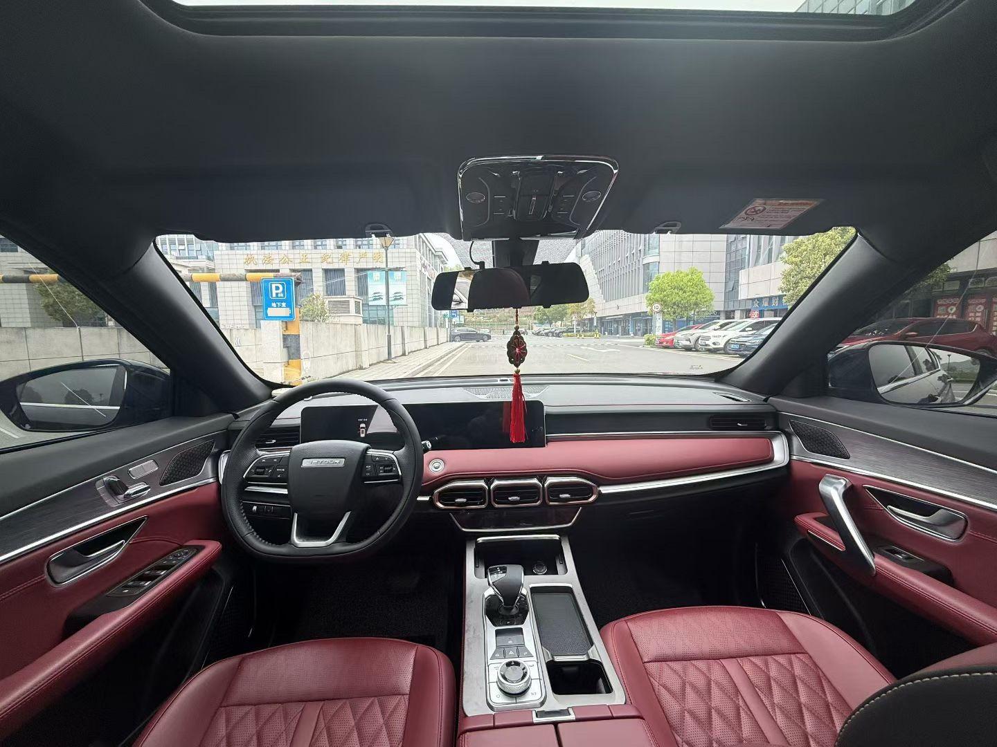 JETOUR 2024 X70 PLUS 1.5T Champion Edition MAX 5-Seater