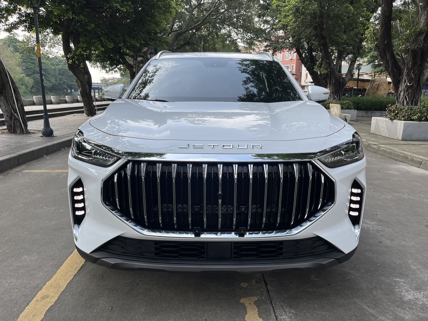 JETOUR 2024 X70 PLUS 1.5T Champion Edition MAX 5-Seater