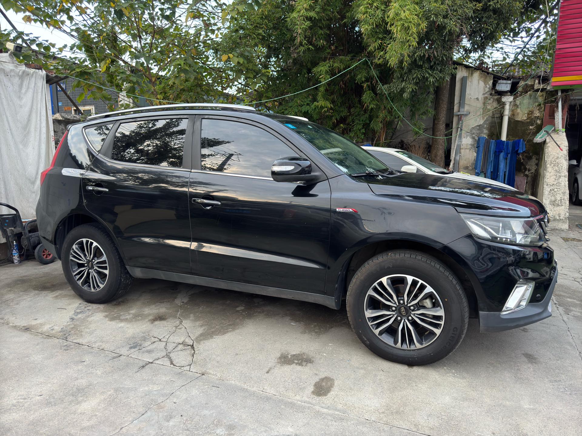 吉利 2016款 远景SUV(X6) 1.3T 无级 豪华型