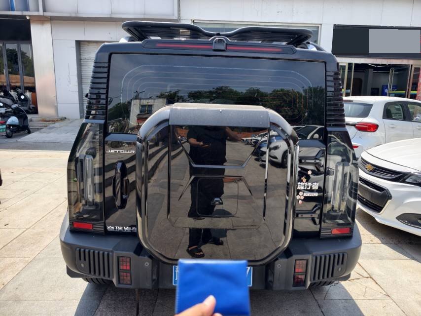 JETOUR 2024 Traveler 2.0T 4WD Cross PRO Entertainment Edition