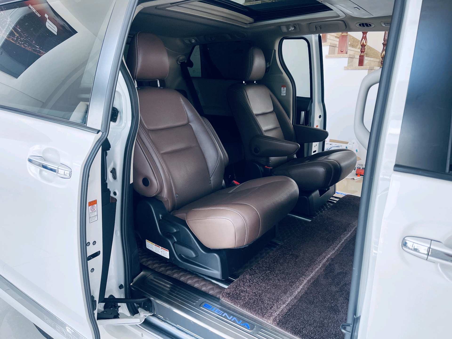 Toyota Sienna (Import) 2019 Sienna 3.5 XLE Premium AWD 7-Seat US Spec