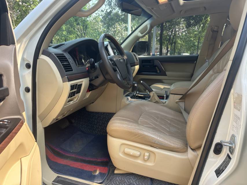Toyota Land Cruiser (Import) 2015 Land Cruiser 4.6 4600 Middle East Limited Edition