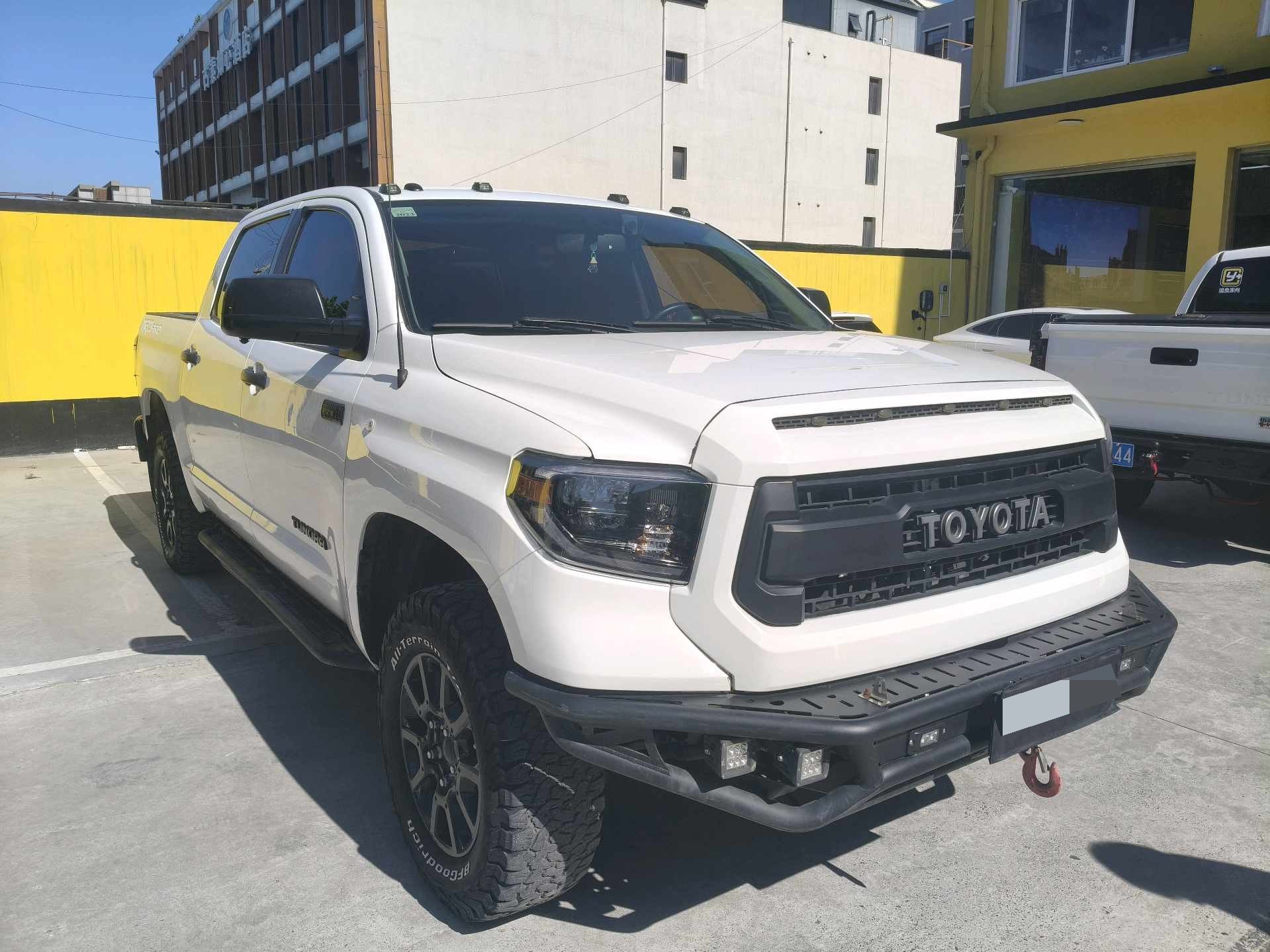 Toyota Tundra (Import) 2017 Tundra 5.7 SR5 4WD Double Cab Standard Bed US Spec