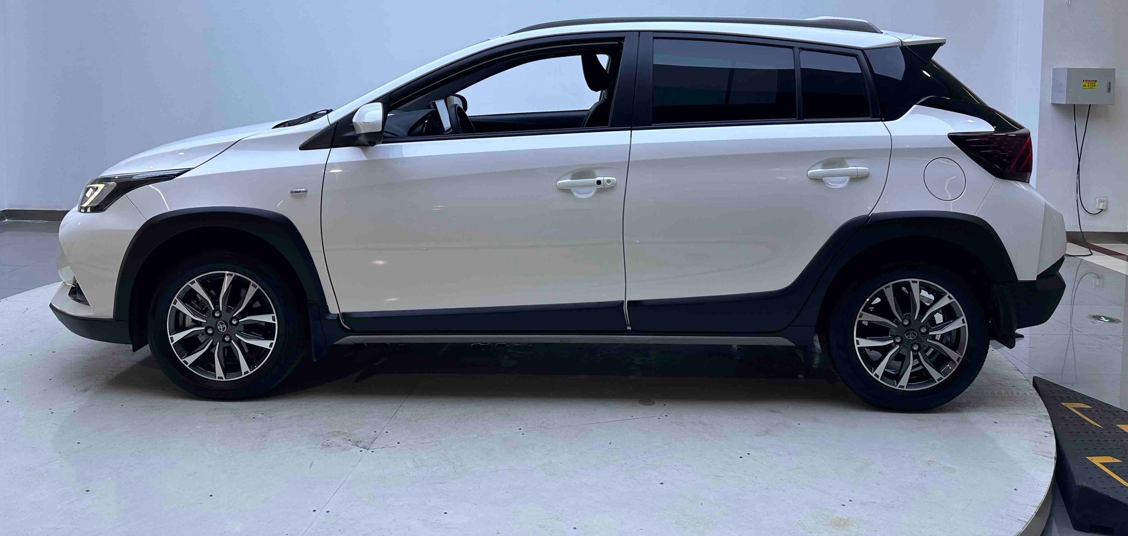 丰田 雅力士 2022款 YARiS L 致炫 X 1.5 无级 豪华PLUS版