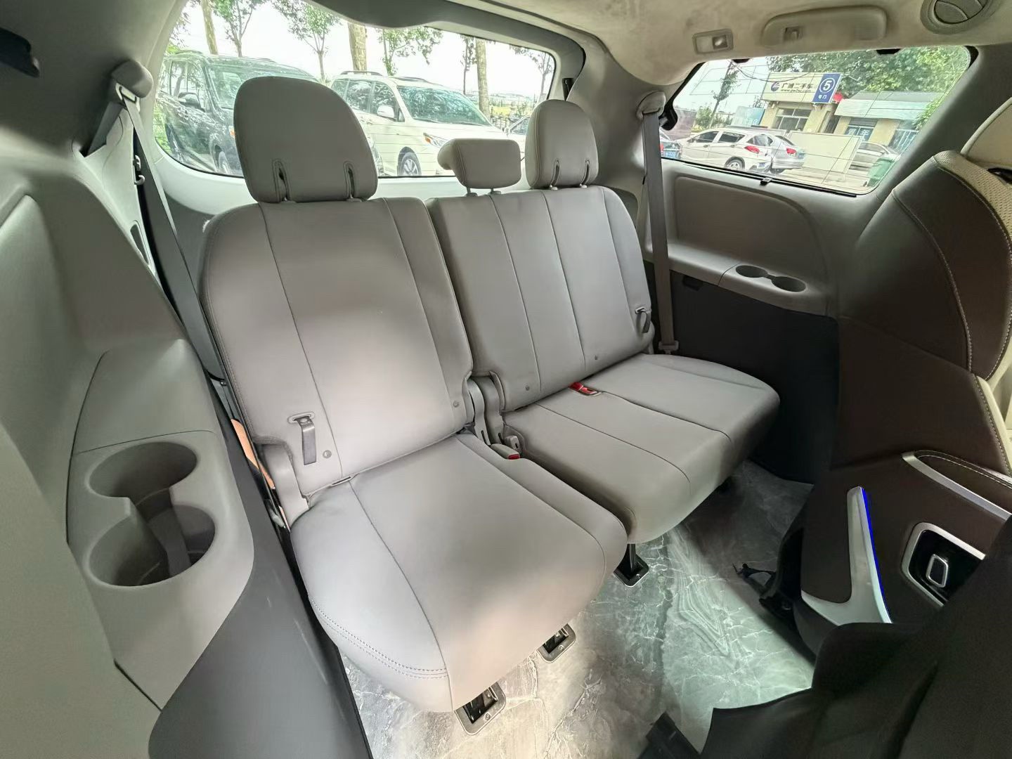 丰田 赛那(进口) 2019款 塞纳 3.5 XLE Mobility Auto Access 两驱7座 美规版