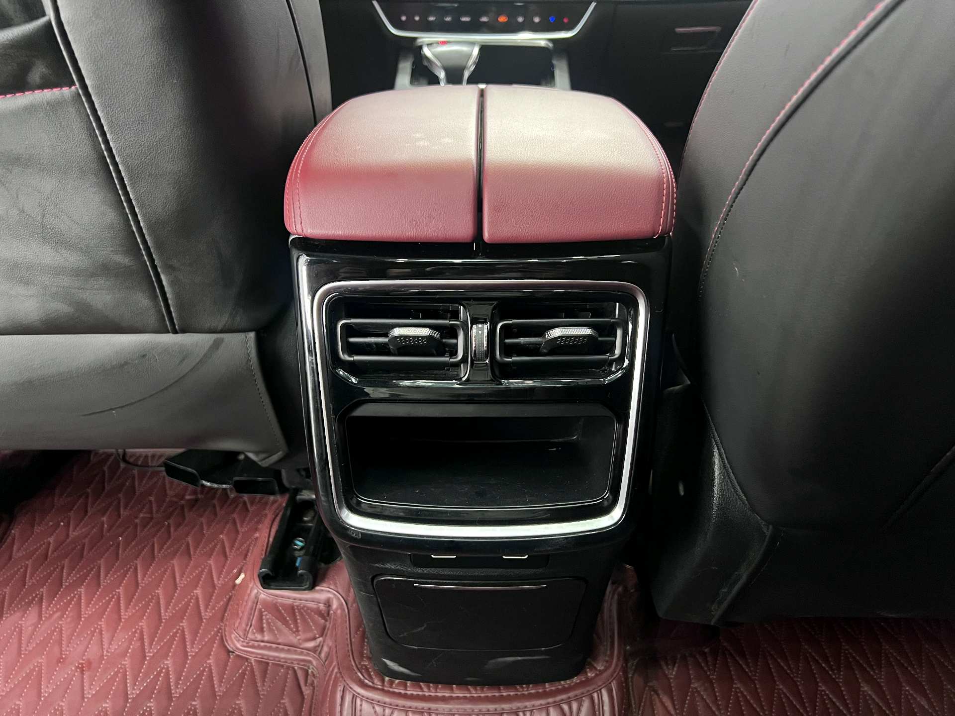 JETOUR 2022 X70 PLUS 1.5T CVT Mountain 7-Seater