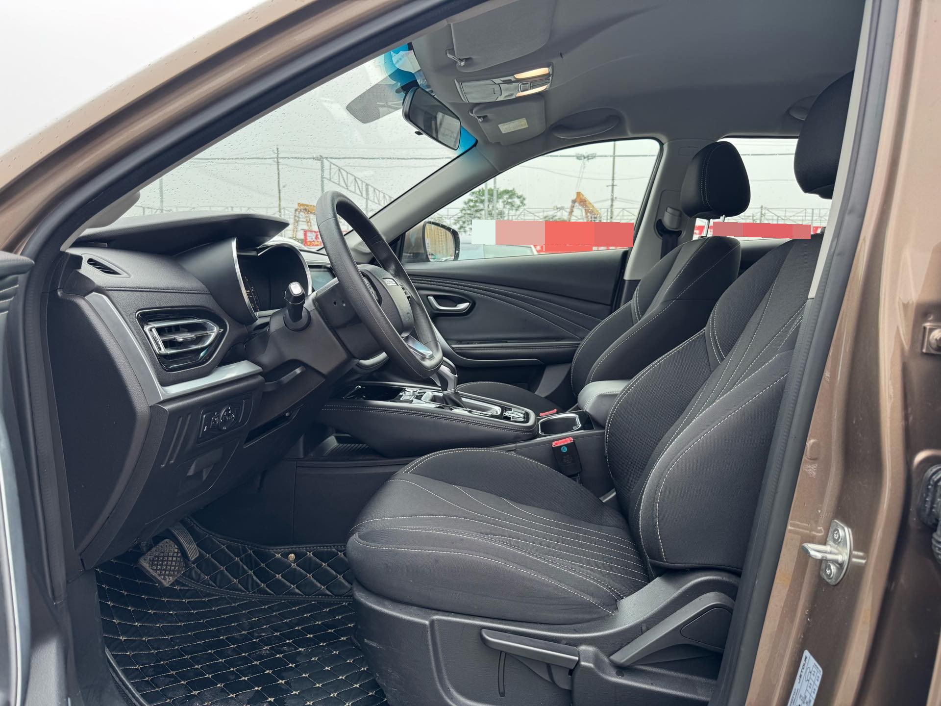 捷途 2020款 X70 1.5T 悦行版6座