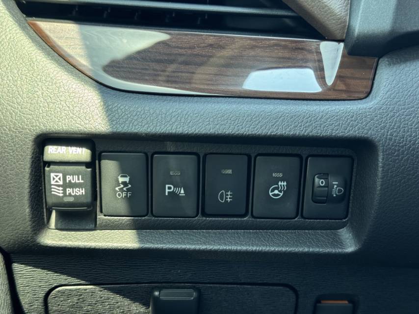 Toyota Sienna (Import) 2019 Sienna 3.5 XLE AWD 7-Seat US Spec