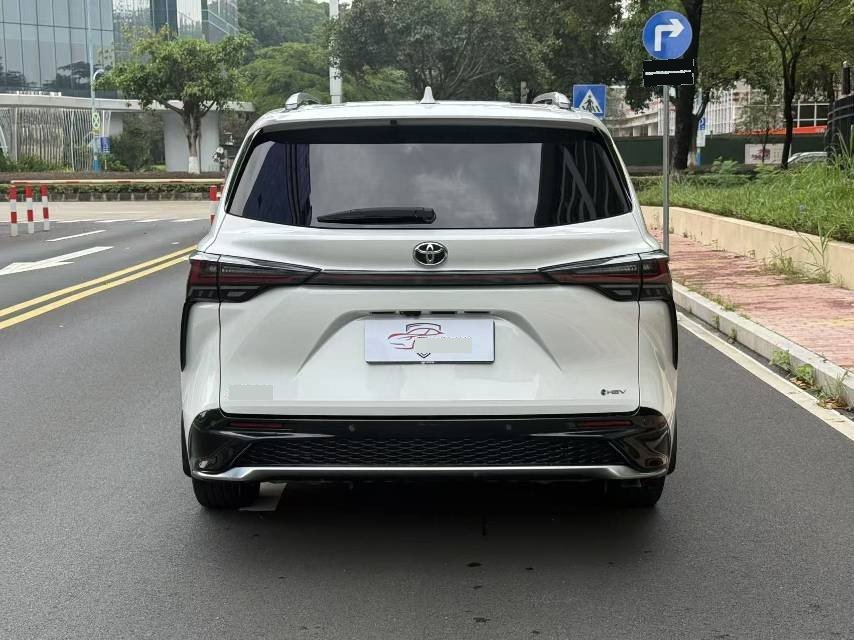 Toyota 2024 Granvia HYBRID 2.5 CVT Premium ULTRA Edition